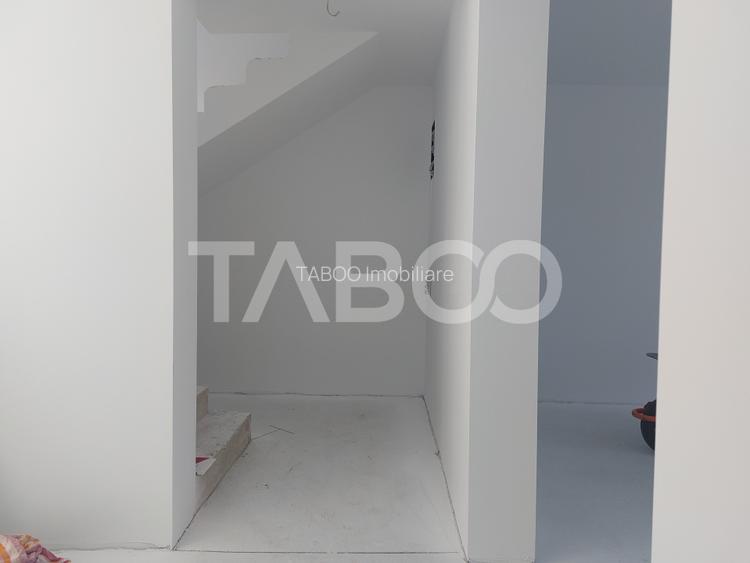 Duplex de vanzare 150 mp P+1E 4 camere 145 mp teren liber Cisnadie - 8