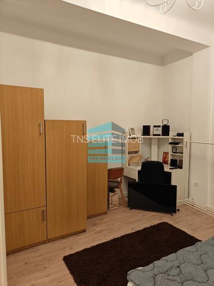 2 Cam- Calea Calarasilor- Unirii- Mobilat-utilat- 50 mp- Mutare rapida - 9