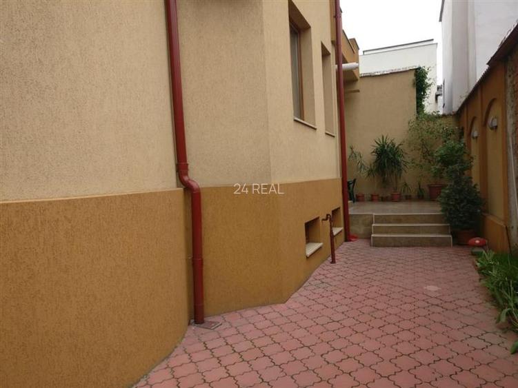 Vila de inchiriat langa metrou Aurel Vlaicu - pretabila birou - 21