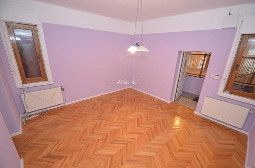 IDEAL PT. FIRME,SCOALA,BIROURI,GRADINITE sau MAI MULTE FAMILI. - 12