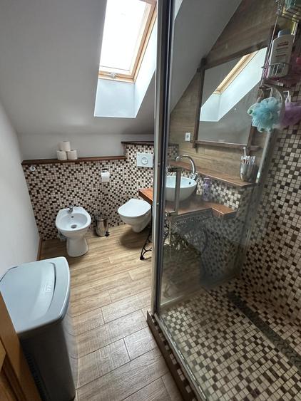 Vand casa 5 camere - 3 bai - 627 mp teren - Tocile