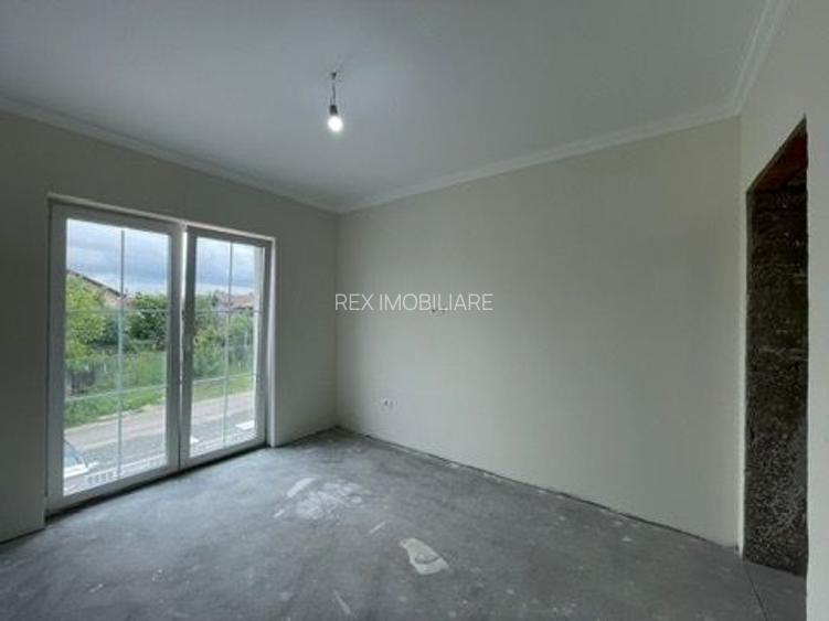 Duplex desparțit - 5 camere și 3 băi- Moșnița Nouă - 5