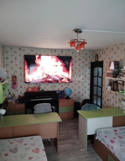 Etaj 3 - 2 camere decomandat - zona Dacia - 2