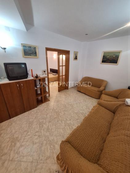 Zona Trocadero , imobil 90 mp., IDEAL BIROURI, curte - 13