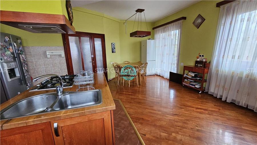 Vand casa de 380 mp, cu teren de 3500 mp in Sangeorgiu de Mures - 3