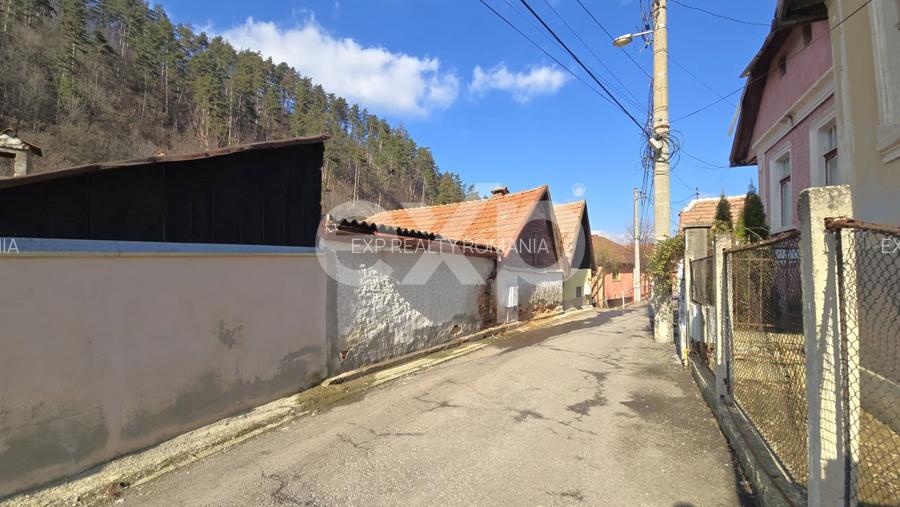 Casă cu potențial în Schei – cu front la două străzi | Strada Egalității - 8