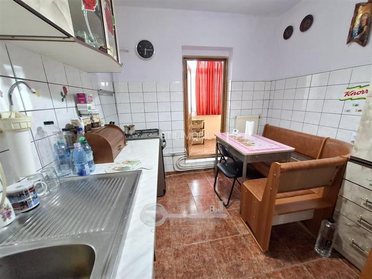 Liber, apartament 3 camere, Nicolina 2, baie cu geam, 60 mp utili - 8