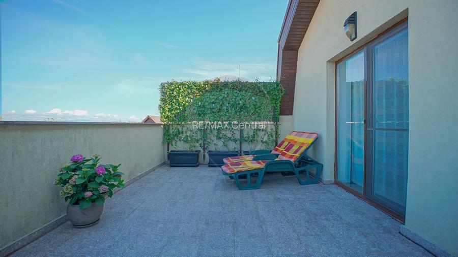 Apartament spațios, terasă proprie, Tractorul, Brașov - 25