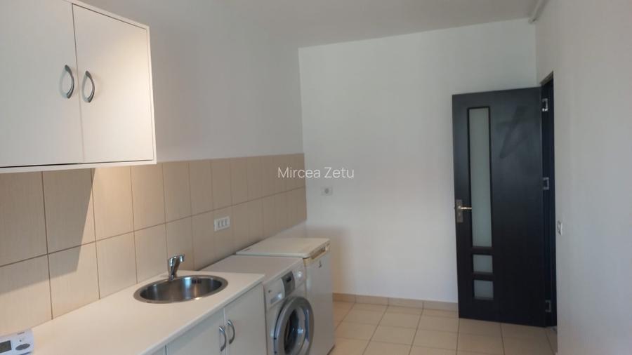 Garoniera 41 mp cu centrala , balcon  - 4