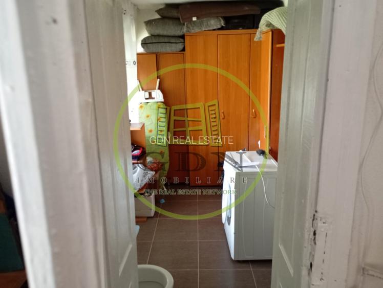 Casă de vânzare în Săcel – 2 corpuri locuibile, 3 băi, grădină, teren generos - 10