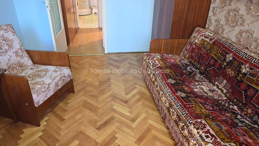 Vand apartament 2 camere semidecomandat in Deva, etaj 1 - 9