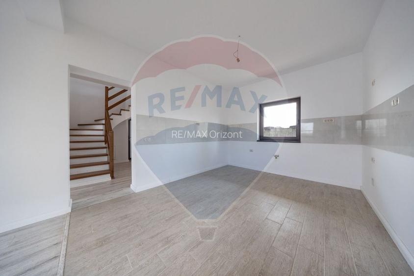 Casă modernă-Sânpetru |toate utilitatile| 420 mp teren | 3 dormitoare - 11
