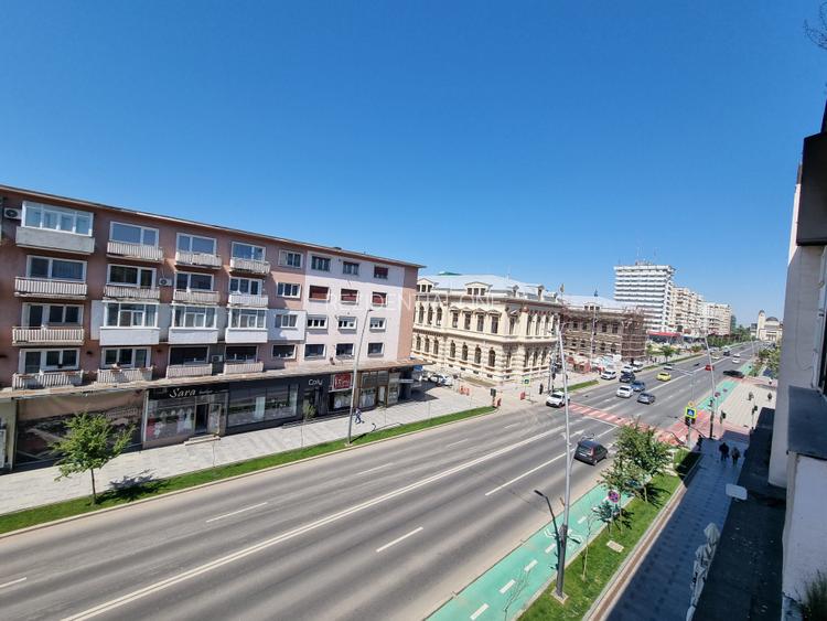 Ultracentral- Prefectură- 3 camere, renovat acum, totul nou, etaj 3 - 13