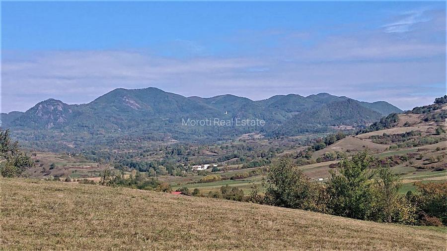 1,8 ha teren cu priveliste langa Deva in Barsau. - 2