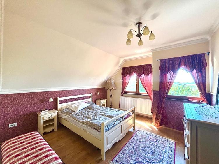 Casa individuala cu pozitie centrala, teren 1140 mp - Sanmihaiu Roman - 12