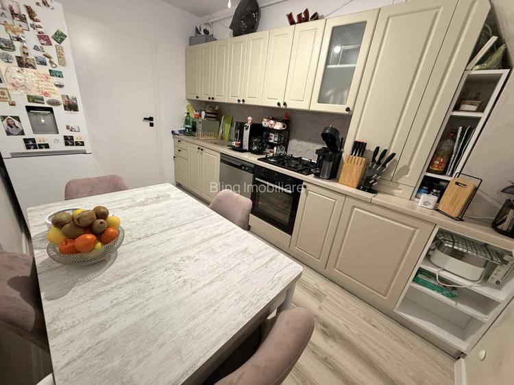 apartament cu 3 camere decomandate,parcare inclusa,zona Cetatii - 7