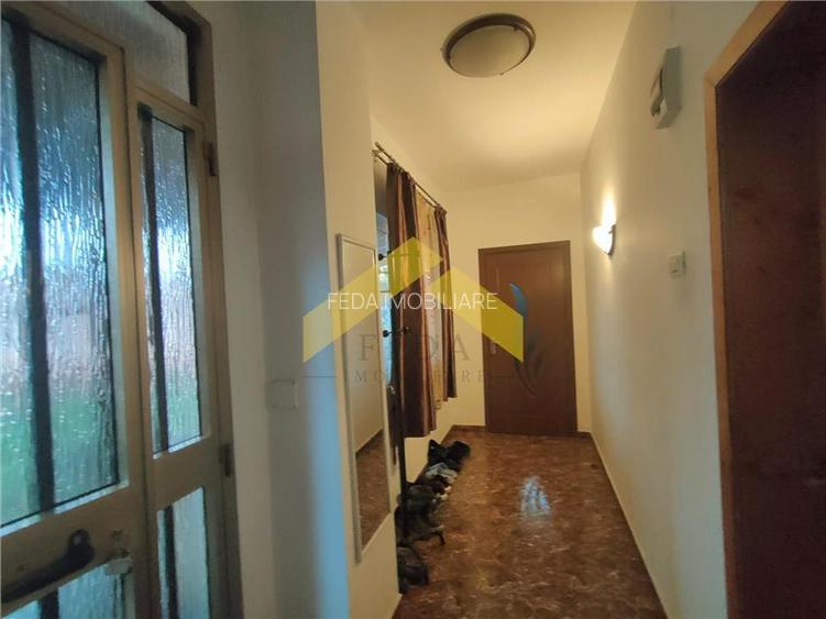 Casa de vanzare in zona Parneava - 2