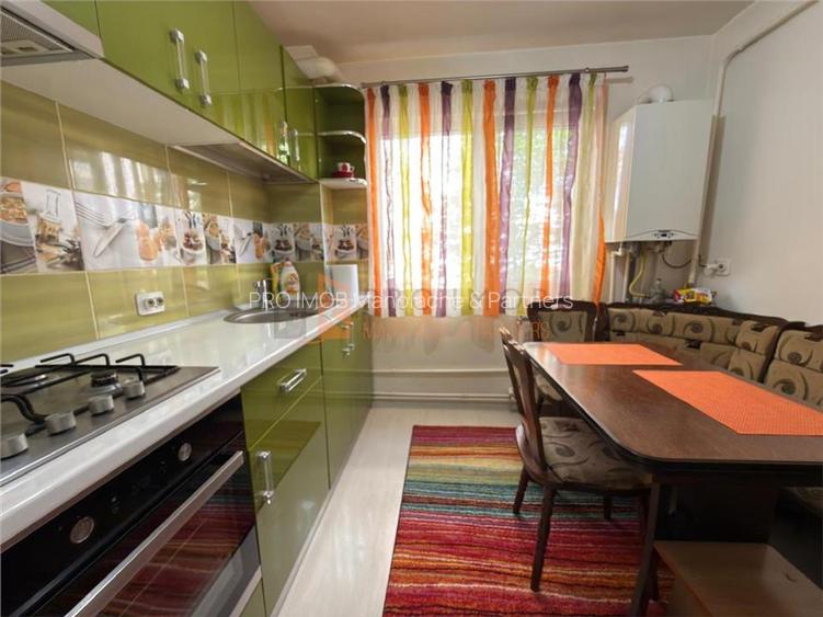 Apartament 3 camere cf 1 semidecomandat zona Micro 3 - 9