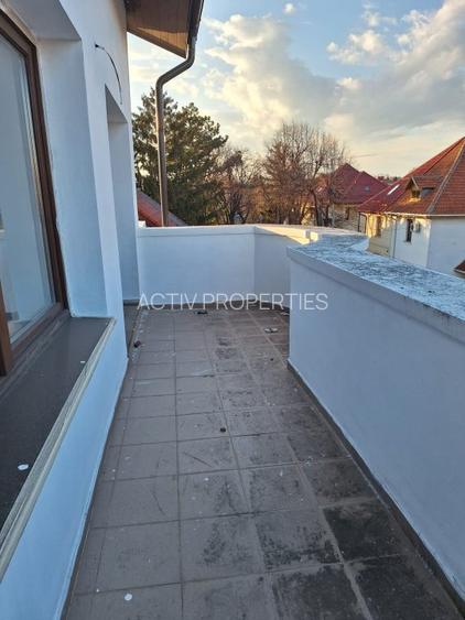 Resedinta deosebita,constr 2012,parc Carol 10min,7 camere,7 bai,2 locuri parcare - 15