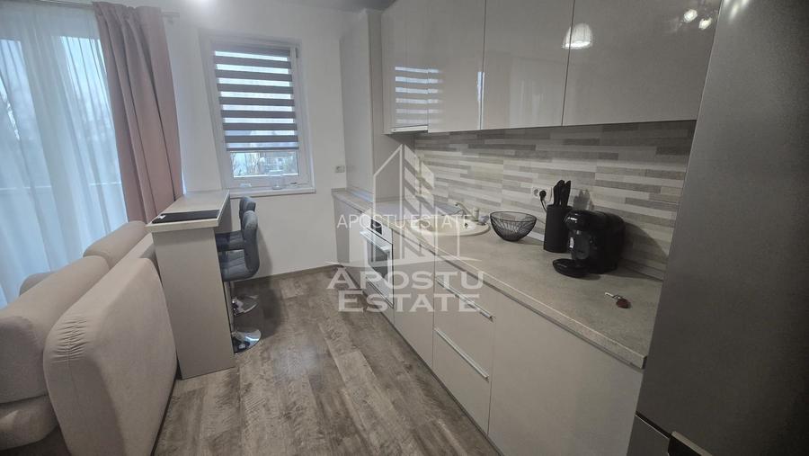 Apartament cu o camera inedit, centrala, loc parcare, Eso Giroc - 3