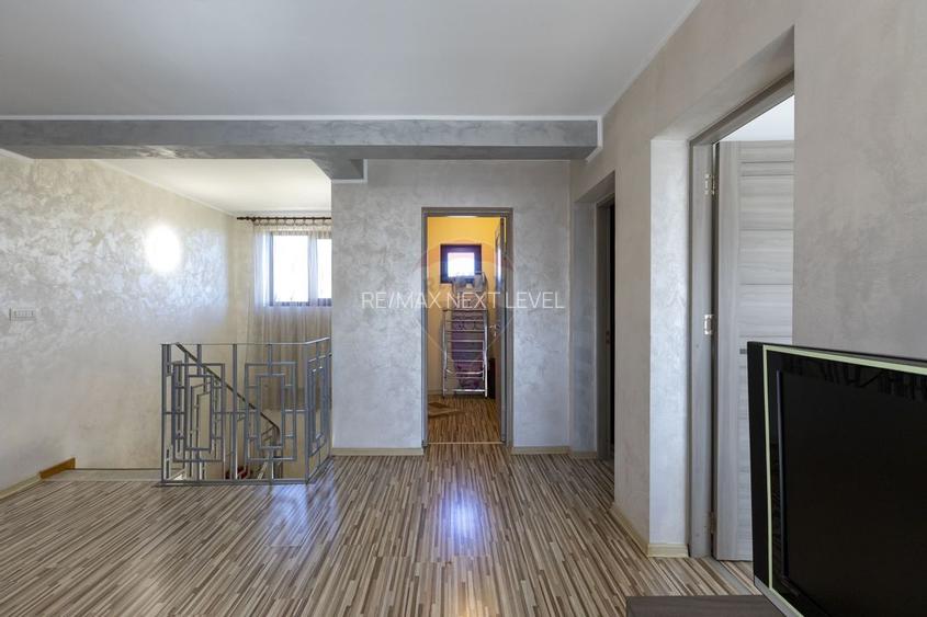 Casa / Vila P+1E si duplex S+P+M de vanzare+teren, 11 camere, Hemeius - 9