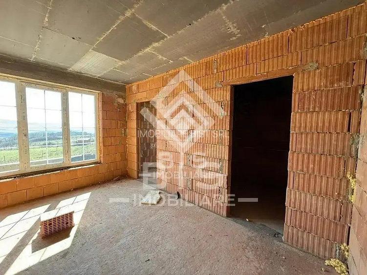 Casă pe Valea Sigmirului cu Priveliște Deosebită - 8