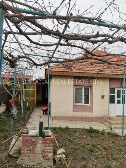 Teren 1.447 mp cu casa 5 camere - Ovidiu - 210.000 euro negociabil (Cod E1) - 3