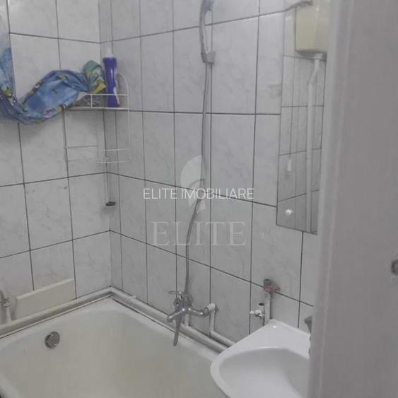 Apartament o camera în zona PIATA CIPARIU - 4