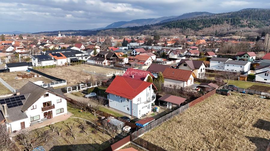 Casă/Vilă individuală | P+E+M | Teren 1075 mp | Cristian - 25