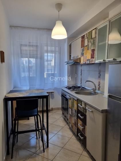 Proprietar; inchiriez apartament renovat  cu 2 camere Piata Romana - 6