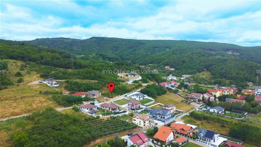 TEREN INTRAVILAN - RM. VALCEA - 11