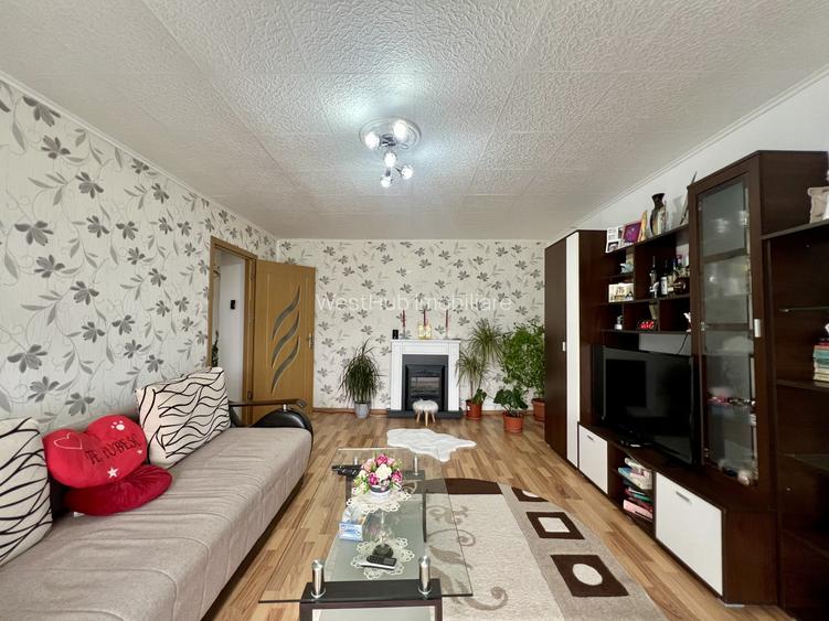 Apartament 4 camere, decomandat, 92 mp utili - zona Chisoda - 2