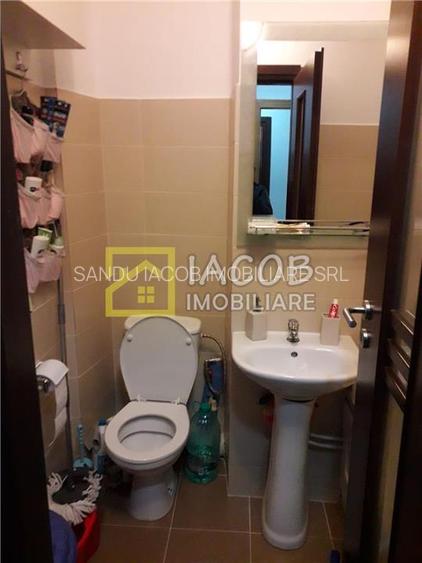 Apartament cu 3 camere, zona Milcov, Bacau - 10