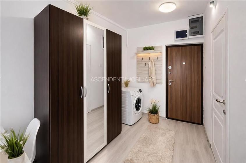 Garsoniera practica,Central: vis-a-vis de Universitatea Transilvania,Brasov. - 2