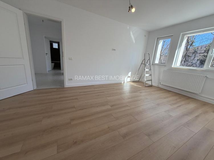 Titan, parcul Titanii, pe Zavideni, 10 minute metrou, renovat complet, bloc 4 et - 15