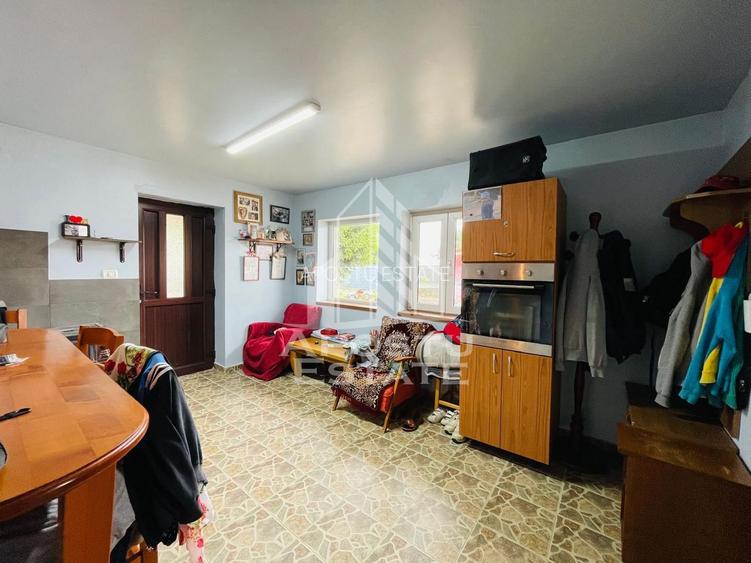 Casa primitoare de vanzare in Iratosu /120mp+teren 1400mp - 8