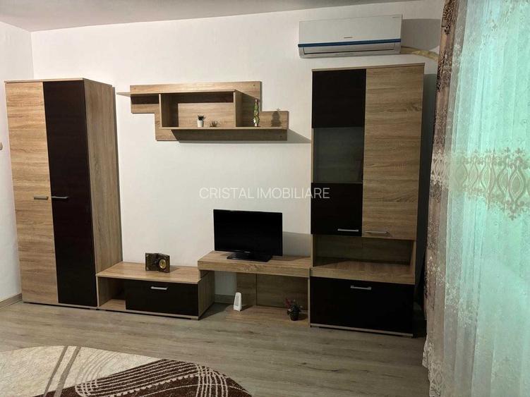 Garsonieră spațioasă de închiriat Apărătorii Patriei - Loc de parcare - 2