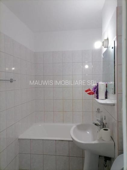 Piata iancului-Gura de metrou- 260 euro bloc mixt - 6