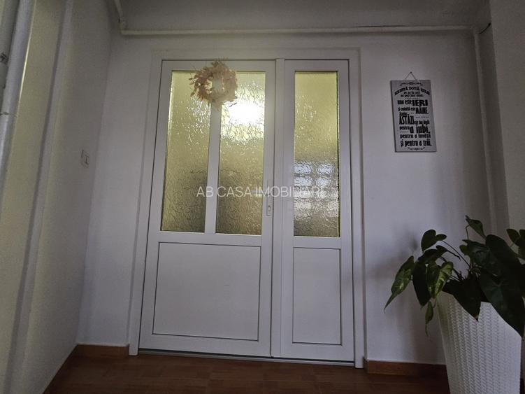 Imobil P+2E+M, cu spațiu comercial, zona Spitalul Județean, comision 0% - 38