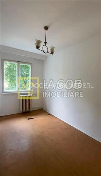 Apartament cu 3 camere, etajul 1, str. Milcov, Bacau - 6