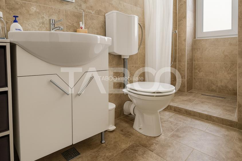 Casa de vanzare in Zavoi cu 3 camere 2 bai curte libera de 50 mp - 12