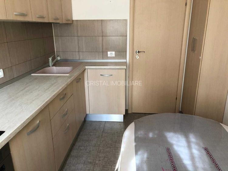 3 camere decomandat, centrala proprie, parcare, etaj 1 - 6