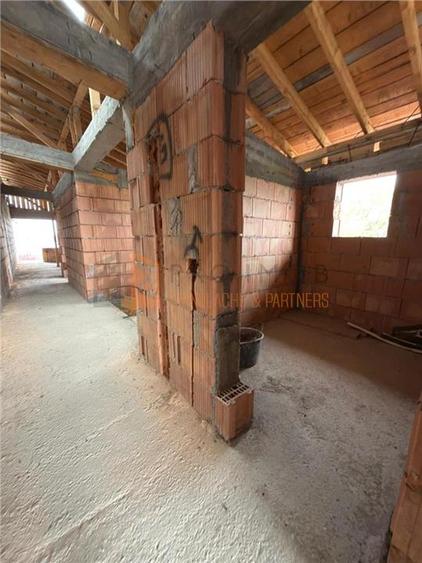 Casa tip P+1+M zona Garii
