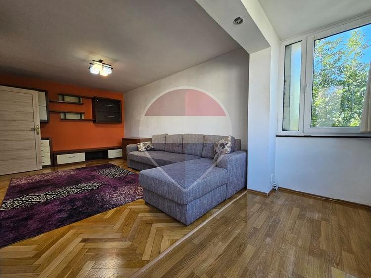 Inchiriez 3 camere, deco, 2 bai, parcare, Gheorgheni, zona Cipariu
