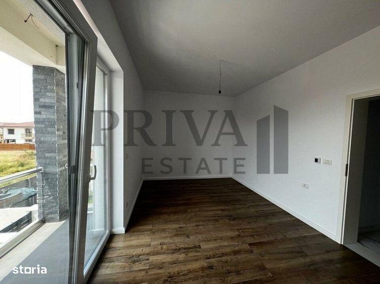 1/2 Duplex 124 mp utili + 330 curte. Dormitor parter,Bucatarie închisă