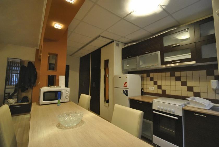 Ultracentral - Apartament 2 Camere -Curte - Parcare