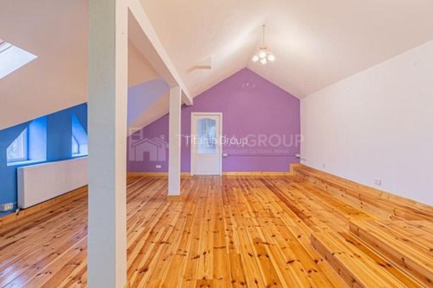 Vila in Poiana Brasov cu teren generos 1600mp, 2 corpuri, comision 0 - 14