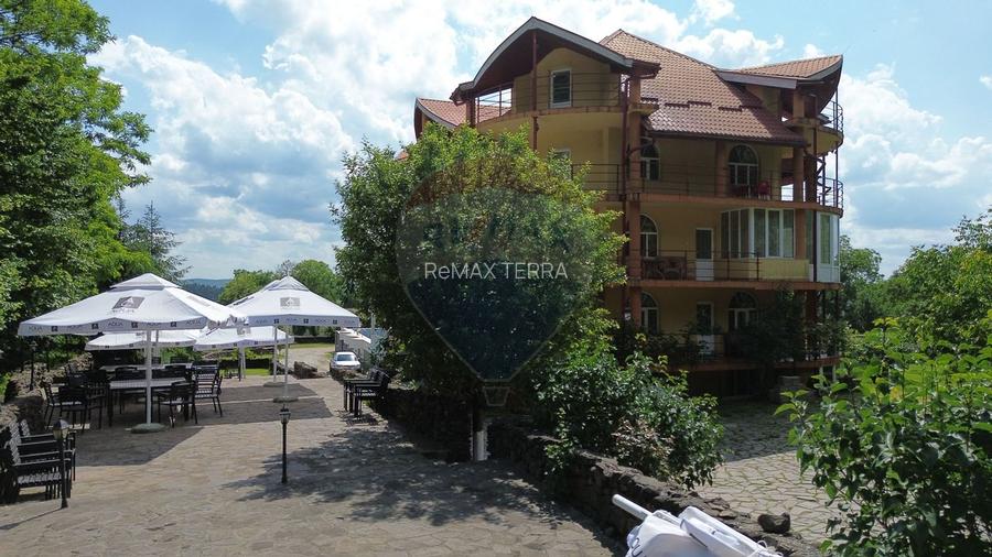 DE VANZARE Pensiune cu piscina, pastravarie, zona spa locatie de vis - 8
