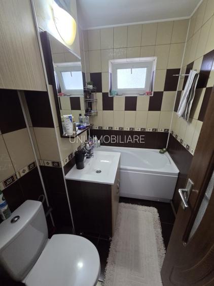 Etaj 3/4 - Apartament 3 camere - mobilat + utilat - Dacia Bicaz - 2