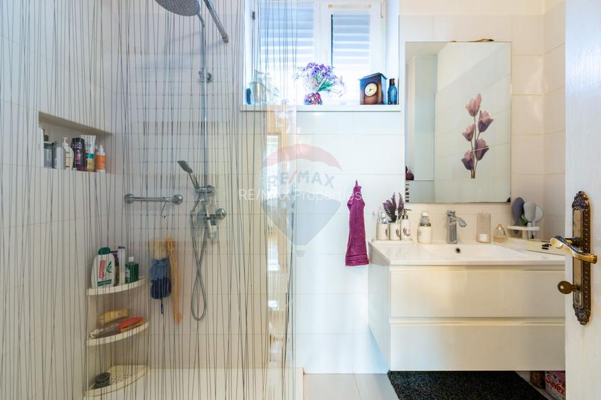 Casă / Vilă cu 4 camere de vânzare în zona Giulesti Sarbi - 12